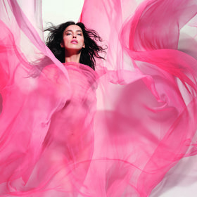 Irina Shayk ztvárnila vítr.