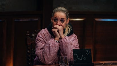 FOTO: Mia Kirchnerová se u kulatého stolu rozplakala.