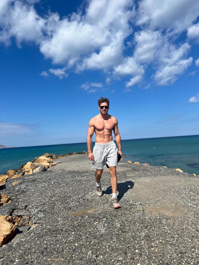 FOTO: Miroslav Dubovický má dívce svých snů co nabídnout. – stránka 8