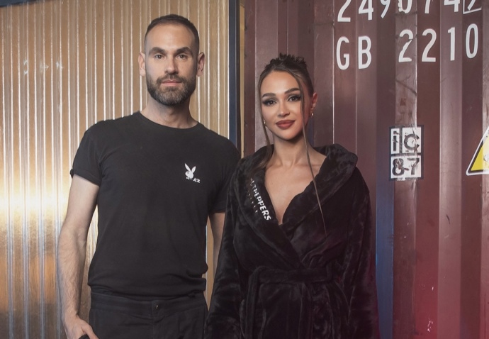 FOTO: Playmate Caroline s Jánem Bulkou. – stránka 6