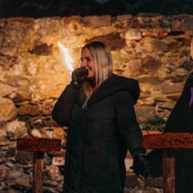 Mia neskrývala své emoce. 