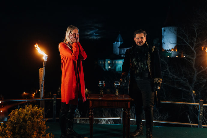 FOTO: Mia neskrývala své emoce. – stránka 39