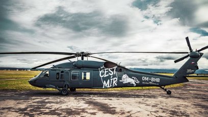 FOTO: Vrtulník Black Hawk nazvaný Čestmír, na který Češi přispěli 72,64 milionu korun.
