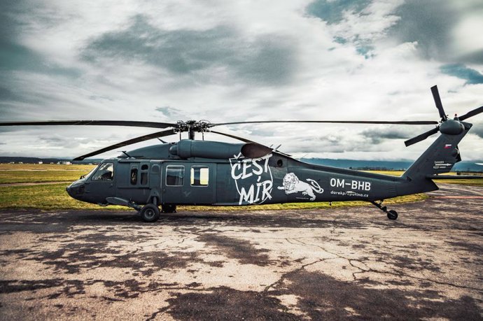 FOTO: Vrtulník Black Hawk nazvaný Čestmír, na který Češi přispěli 72,64 milionu korun. – stránka 3