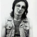 Rocker Aleš Brichta, jak si ho pamatují jeho první fanoušci. Vlasy nechal později narůst, jen ty sluneční brýle ne a ne odložit. 