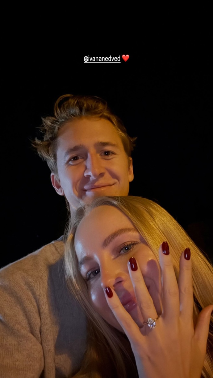 FOTO: Ivana ukázala krásný prsten.