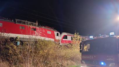 FOTO: Tragická srážka vlaků na Slovensku.