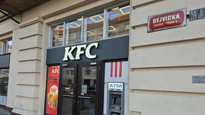 FOTO: Pobočka v Dejvicích, kde inspekce odhalila další malér.