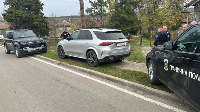 FOTO: Ukradený vůz zastavila policie v Bulharsku.