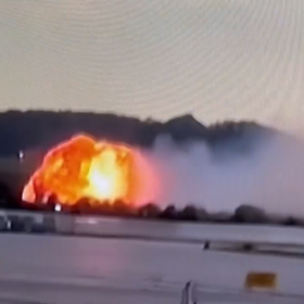 Záběr okamžiku letecké nehody.