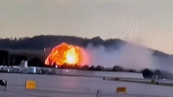 FOTO: Záběr okamžiku letecké nehody. – stránka 1