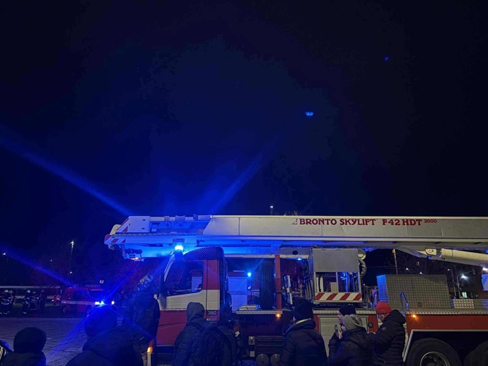 FOTO: Hasiči na místě. – stránka 2