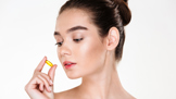 Krásu pleti můžete podpořit i jinak než kosmetikou: Odbornice ze salonu poradila, jaké vitaminy naše pokožka ocení