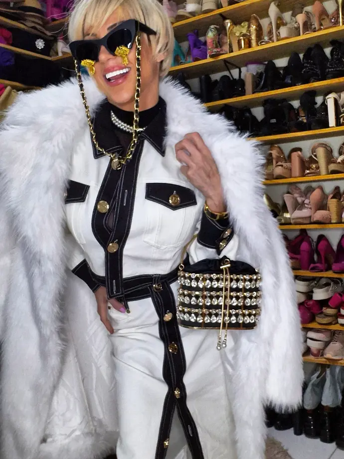 FOTO: Barbara Jankavski jako Barbie. – stránka 4