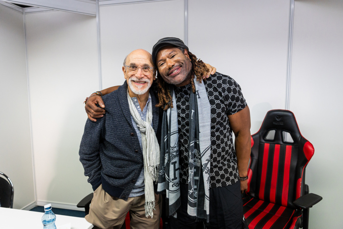 FOTO: Christopher Judge se změnil k nepoznání. – stránka 8