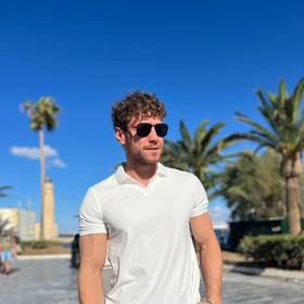 Míra žil doteď pomalu jako mnich.