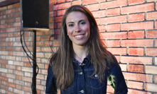 Eva Adamczyková je samý úsměv. Snad ji vydrží i na parketě. 