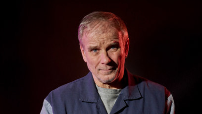 FOTO: Lukáš Vaculík se v seriálu Noční operatér dostane také do vězení.