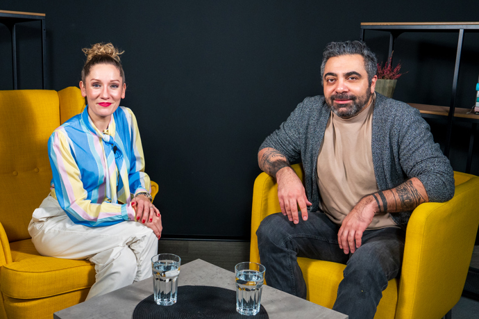 FOTO: extra host Andrea Gabrišová 01 – stránka 11