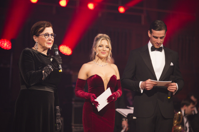 FOTO: Ples nabízí společenský večer pro všechny. – stránka 3