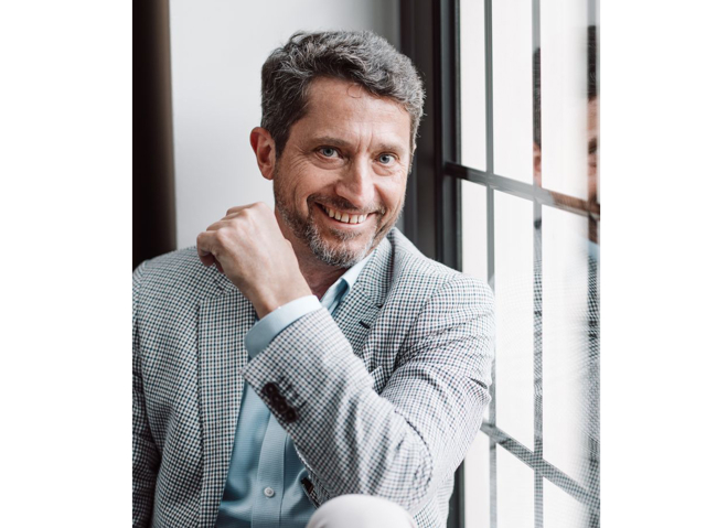 Recept na zdravé zuby a dásně? Je to snadné: „Naučit se již v dětství čistit zuby správně a vytrvat u toho,“ říká stomatolog Pavel Smažík 