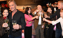 Martin Maxa a zpěvačka Mára pokřtili nový klip.