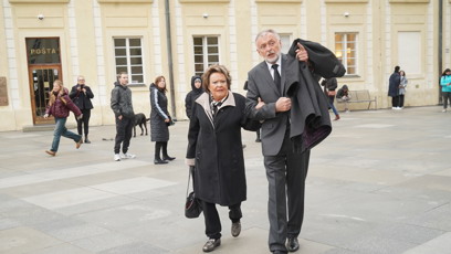 FOTO: Jiřina Bohdalová na pohřbu kardinála Duky.