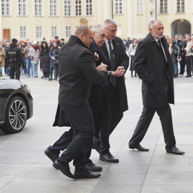 Miloš Zeman na pohřbu Dominika Duky.