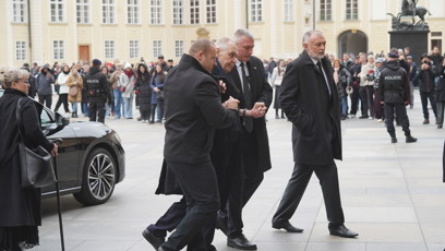FOTO: Miloš Zeman na pohřbu Dominika Duky.