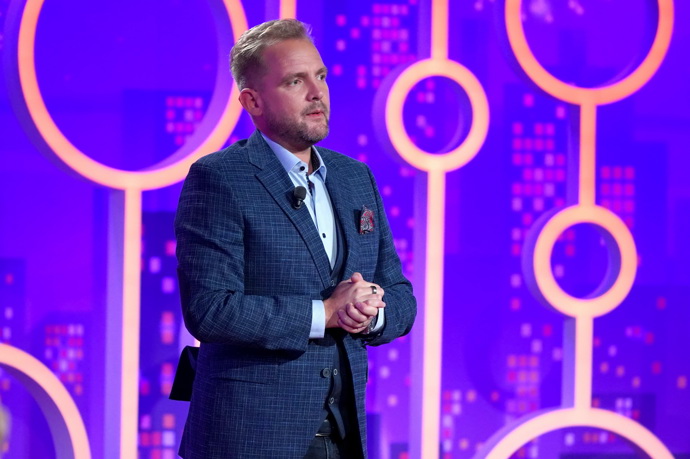 FOTO: Libor Bouček jako moderátor pořadu Inkognito. – stránka 16