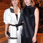 Jak je vidno, jablko nepadlo daleko od stromu. 