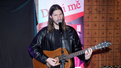 FOTO: Zpěvák Marcel během vystoupení.