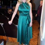 Leona Machálková oblékla elegantní outfit ve vánočních barvách.