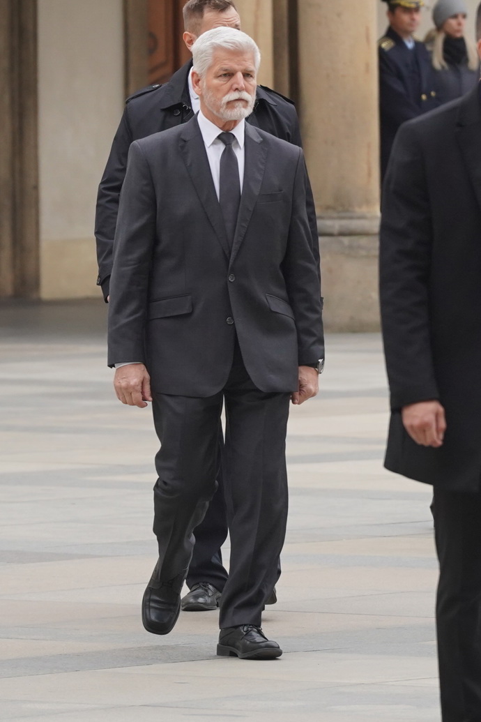 FOTO: Petr Pavel dorazil do chrámu sv. Víta. – stránka 32