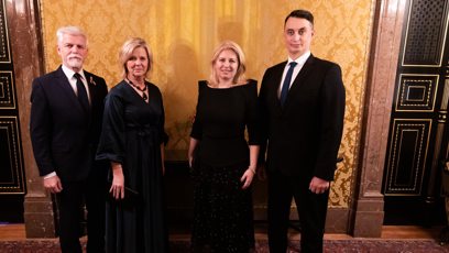 FOTO: Petr Pavel s Evou Pavlovou přivítali Zuzanu Čaputovou s partnerem.