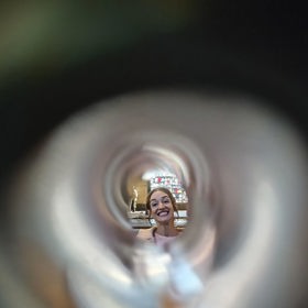 Marta Dancingerová má smysl pro humor. 