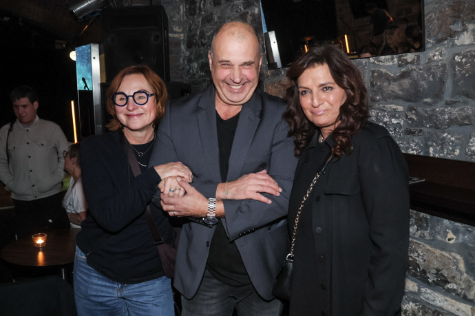 FOTO: Petr Rychlý se svou exmanželkou Pavlou a se současnou manželkou Janou. – stránka 5