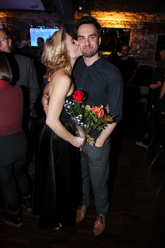 FOTO: Manželé vypadají spokojeně. – stránka 3