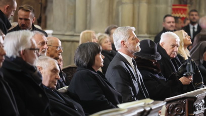 FOTO: Petr Pavel usedl mezi bývalé první dámy.