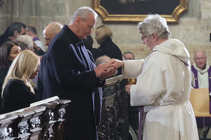 FOTO: Poslední rozloučení s kardinálem Dominikem Dukou přineslo mnoho dojemných momentů. – stránka 16