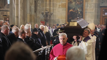 FOTO: Pohřeb Dominika Duky v katedrále svatého Víta.