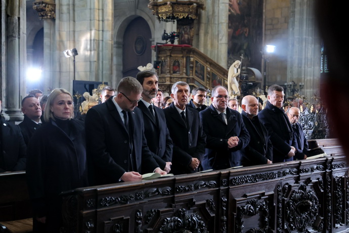 FOTO: Pohřeb kardinála Dominika Duky. – stránka 1