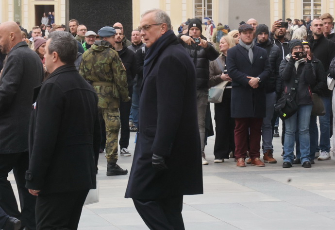 FOTO: Miroslav Kalousek na pohřbu Dominika Duky.