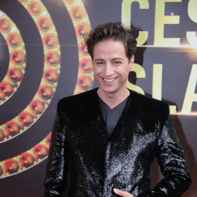 Také zpěvák a herec Milan Peroutka patří k mužům, kteří se netradičních kousků nebojí. 