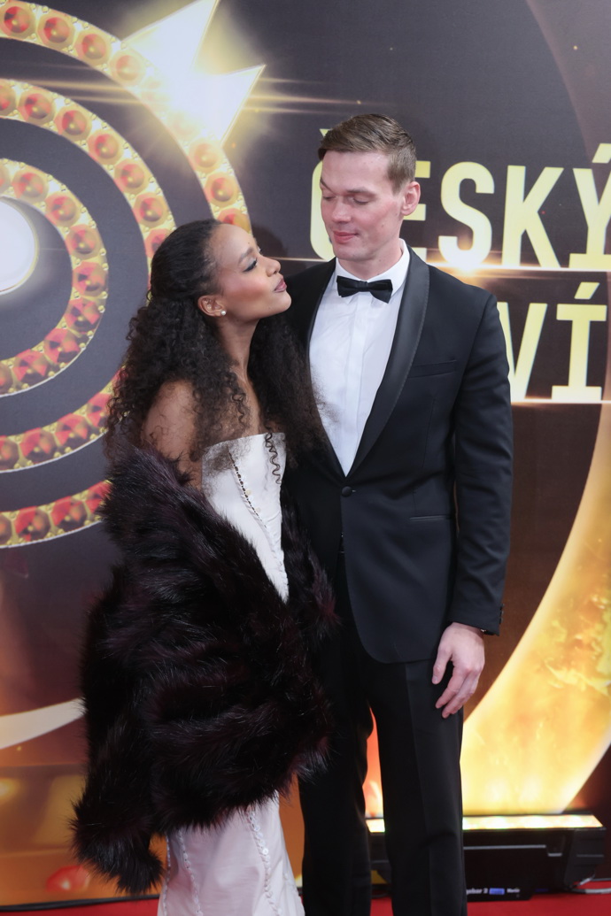 FOTO: Rebecca Diatilová a David Chmátal jsou už i bydlí. – stránka 1