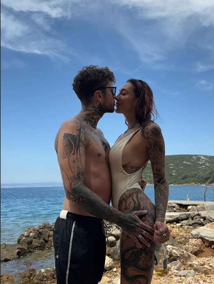 FOTO: Kundosaki a Thomas jsou rodiče půlroční holčičky. – stránka 3