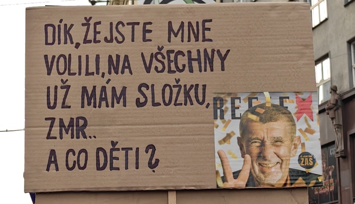 FOTO: Demonstrace pořádaná spolkem Milion chvilek pro demokracii. – stránka 44