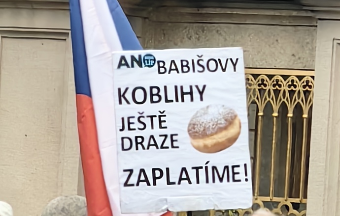 FOTO: Demonstrace pořádaná spolkem Milion chvilek pro demokracii. – stránka 42