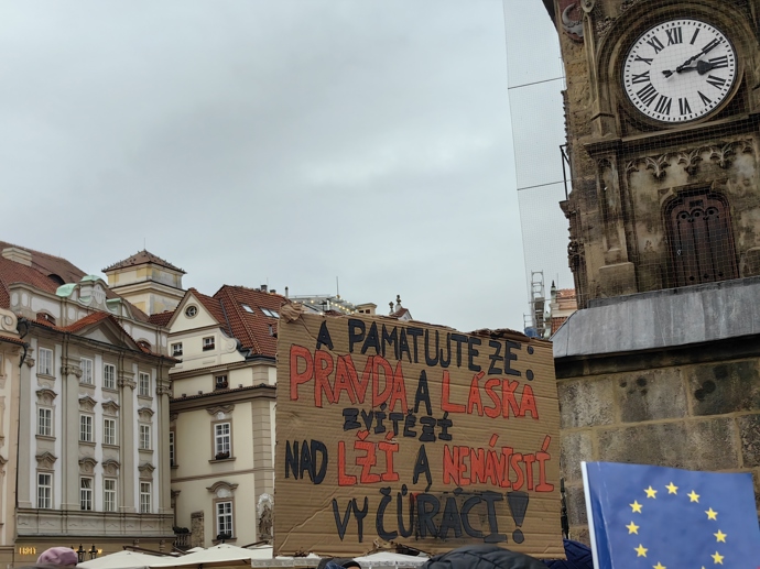 FOTO: Demonstrace pořádaná spolkem Milion chvilek pro demokracii. – stránka 41