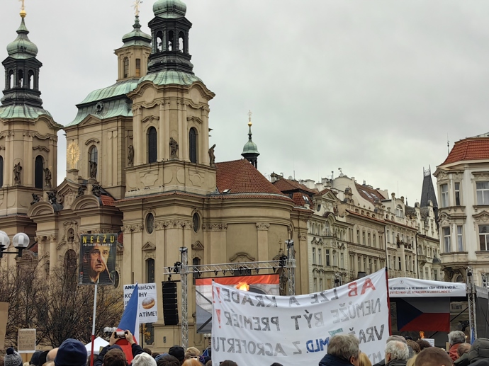 FOTO: Demonstrace pořádaná spolkem Milion chvilek pro demokracii. – stránka 23